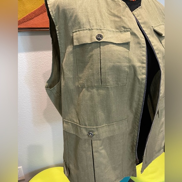 🍀3 FOR $15🍀 | Handmade | Olive | Vest | Zipper Close | 4 Lg Pocket | Gardening - Picture 7 of 16